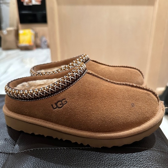 Ugg Kids’ Tasman II slipper - Picture 1 of 4